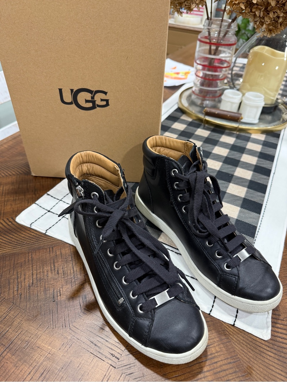 UGG Woman’s Black Leather High-Top Side Zipper Sneakers 9.5